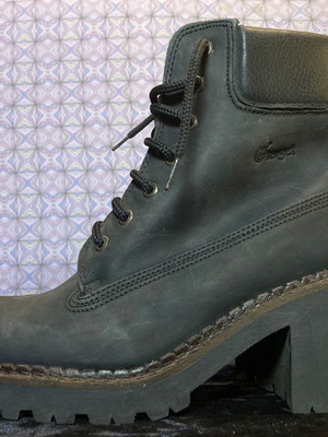 Γυναικείο δερμάτινο μποτάκι με τακούνι μεταχειρισμένο, μαύρο, μέγεθος 41