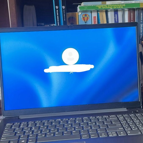Lenovo IdeaPad 3 15.6" laptop like new, Intel Core i3