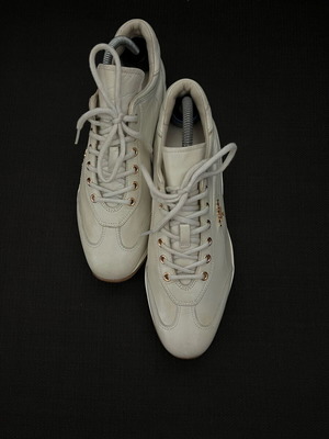 Prada 3E4897 Sport Leather Low Top Sneakers Women’s size 39 like new creamy