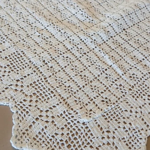 Set of 4 table linens in different sizes new