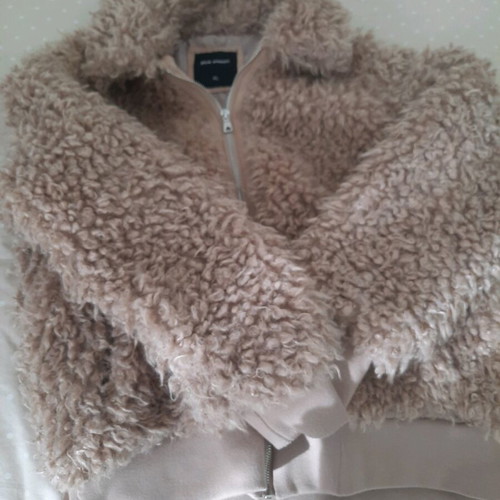 Pink Woman beige boucle jacket size XL like new