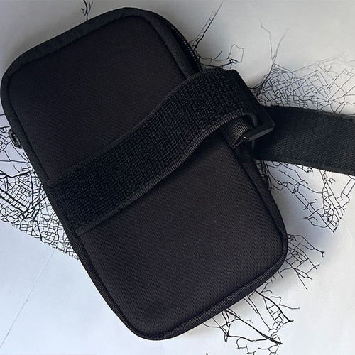 Spigen Armband Case like new with two compartments