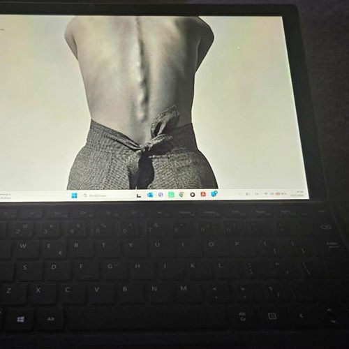 Microsoft Surface Pro 5th Gen touchscreen like new