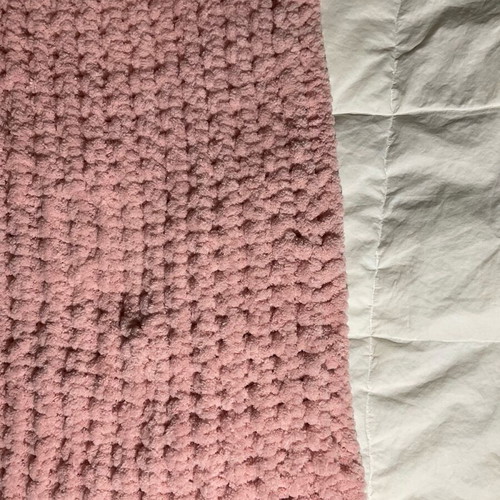 Pink handmade knitted shawl 1.20 × 1.20 like new