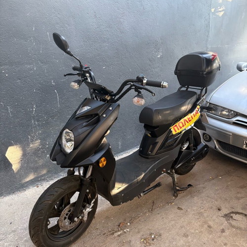 Electric scooter like new, no license required, battery needed