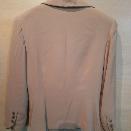 Cinema by Designer Zinas suit like new, beige with leather details