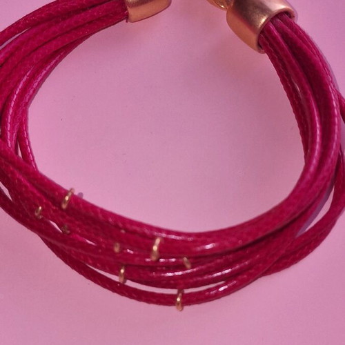Bracelet like new red with blue bead on clasp