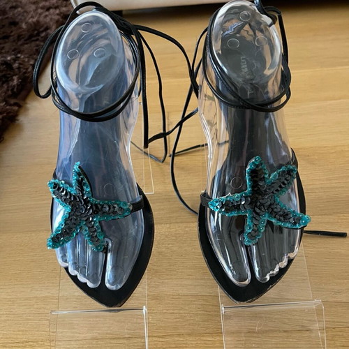 Louis Nicol sandals with embroidered star and sequins, size 39, like new