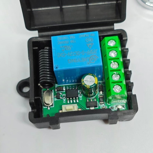 Wireless Remote Control Switch 12V DC with 10A Relay like new