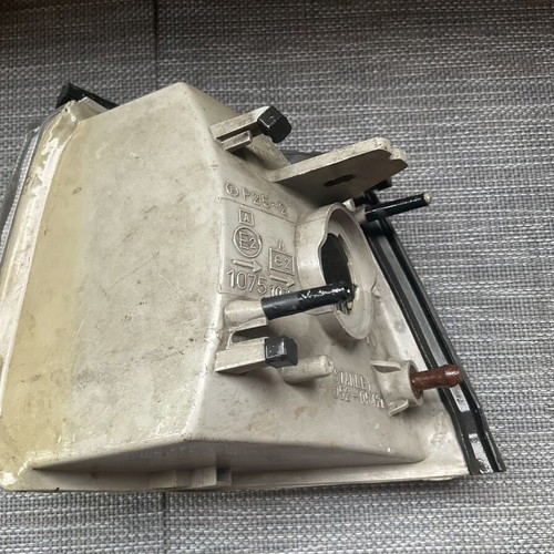 Mazda 626 GC 1983-1988 front right turn signal used