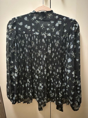 Mango blouse small like new, airy and light