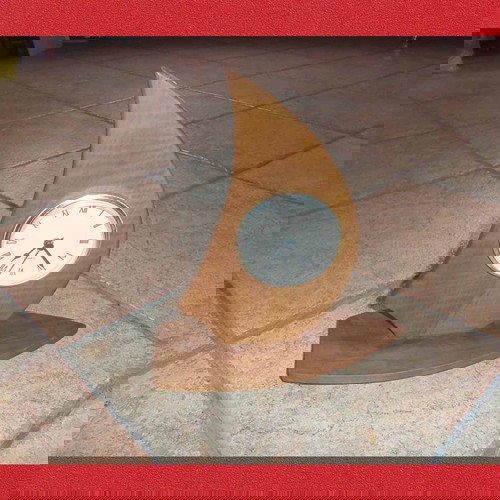 Ξύλινο επιτραπέζιο ρολόι μεταχειρισμένο σε σχήμα βάρκας με πανί 26x30 cm