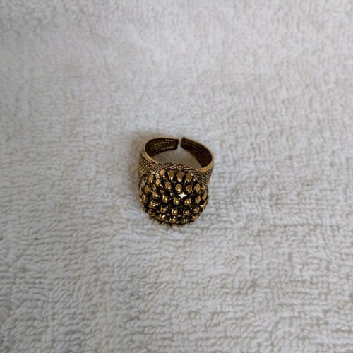 Vintage ring new, gold color