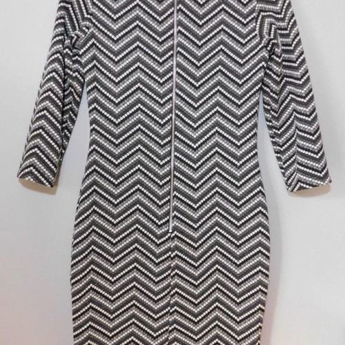 Midi dress white-black used, Medium, fitted with zig-zag pattern