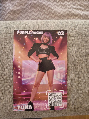 K pop Yuna card Iggy like new