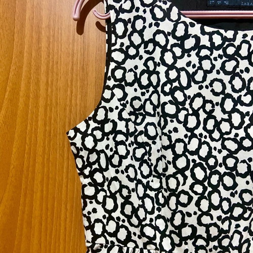 Zara Basic dress size L black and white, like new