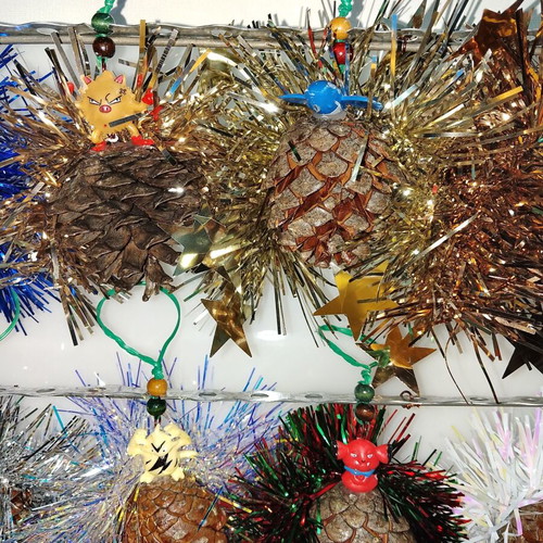 Pinecone Christmas ornaments new, set of 12, natural decoration