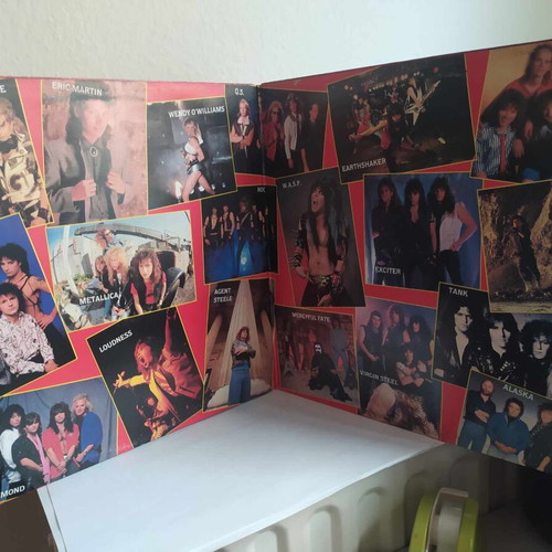 The Singles Album double vinyl used, heavy metal