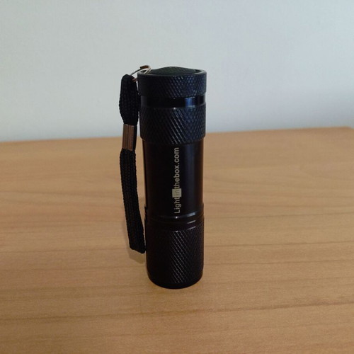 Small flashlight like new, takes 3 AAA batteries