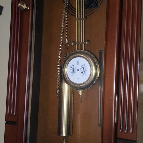 Vintage wooden Tempus Fugit wall clock like new, 31 Day mechanism
