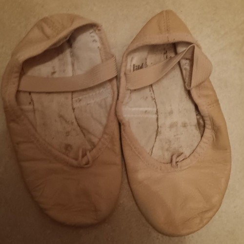 Ballet shoes used size 10 leather for young children