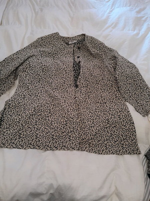 Cardigan like new, size 7XL