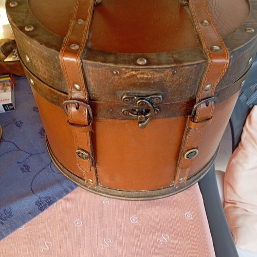 Collectible decorative box hatbox used, vintage style, leather and wood, Beijing 2008 Olympics