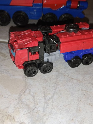 Transformers figures used, pack together