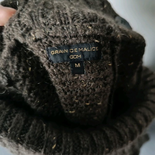 Cozy brown turtleneck knit sweater like new