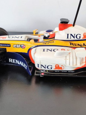 Renault F1 Team R27 Nikko RC Formula 1 used, car only without controller