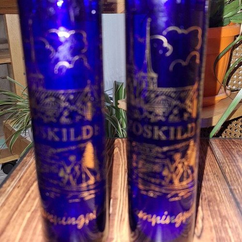 Vases in blue and gold like new, colored glass from Denmark