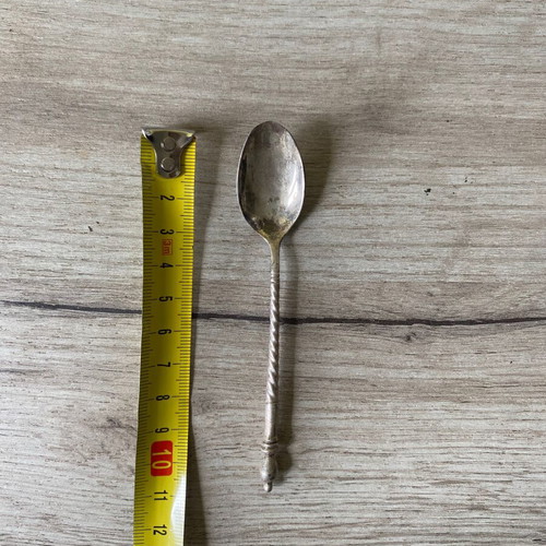 Silver spoon used, approximately 14g