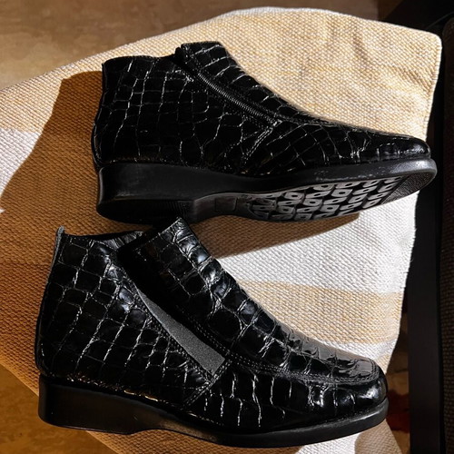 Doca black anatomical ankle boots like new, size 37-38