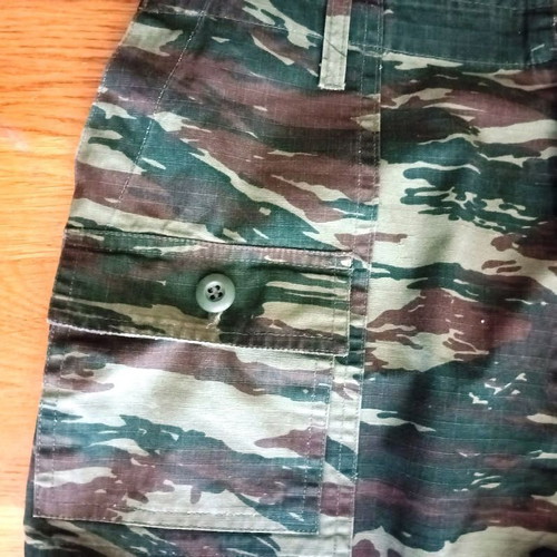 Cargo shorts camouflage size L/XL like new, cotton fabric