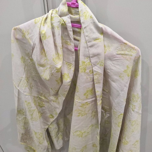Scarves like new, set of 3 pieces