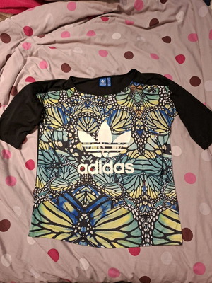 Adidas 3/4 Sleeve Shirt like new, multicolor and black