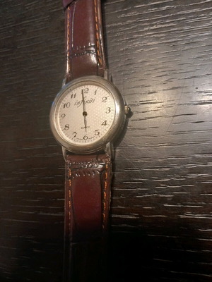 Infinity wristwatch used quartz