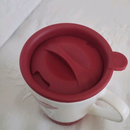 Ceramic mug Mrs always Right with silicone lid like new