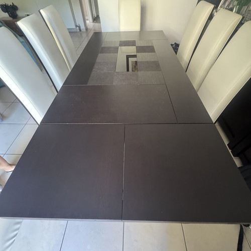 Dining table modern wenge color with glass detail and extension mechanism like new