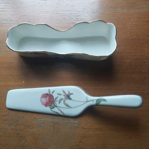 Italian porcelain bowl and spatula like new for dessert