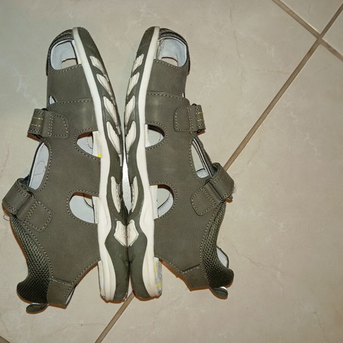 Boy's sandals size 36, beige