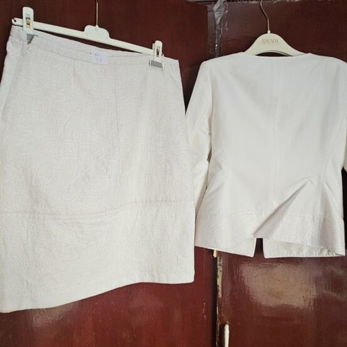 Genny white blazer like new