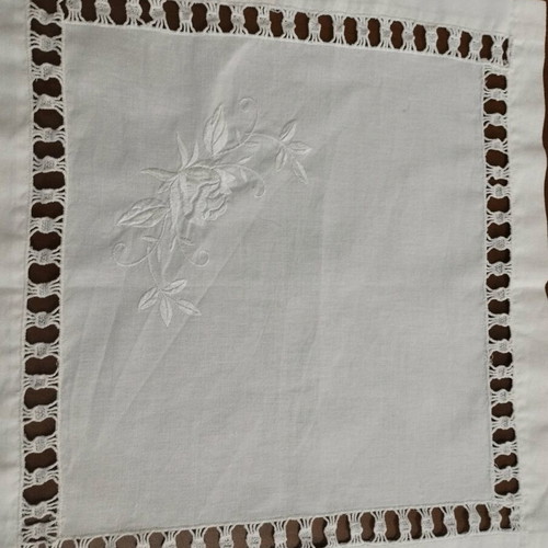 Tablecloth 37x34cm