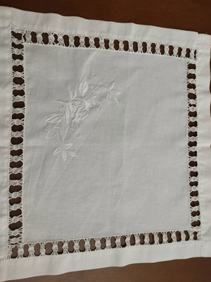 Tablecloth 37x34cm