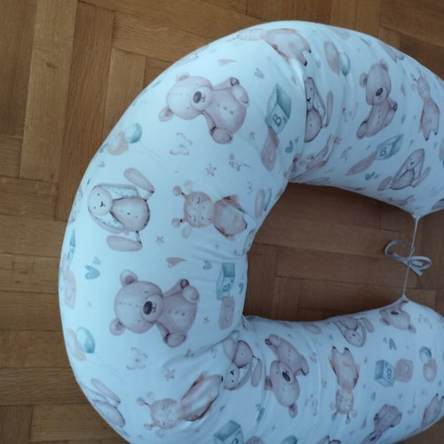 Pregnancy and Nursing Pillow like new