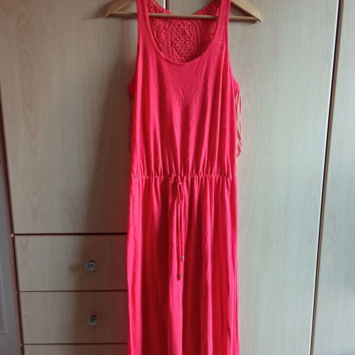 Summer maxi dress coral with lace back like new, size M