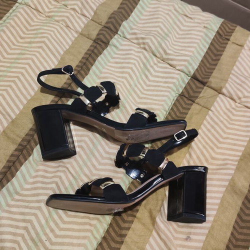 Exe sandals like new, black and gold, size 40