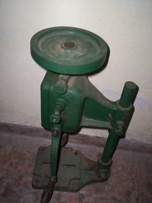 Hand-operated column drill used