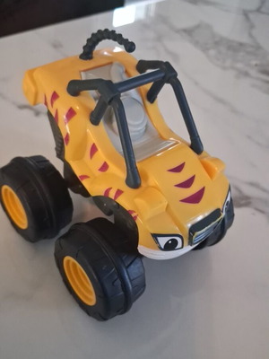Mattel Blaze Οχήματα Slam And Go Stripes Truck σαν καινούργιο