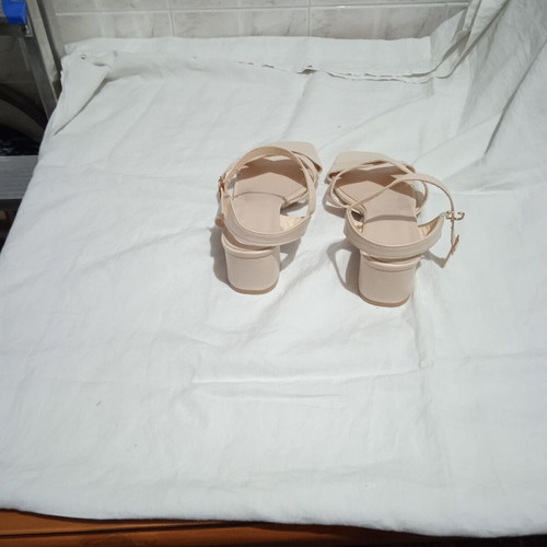 Leather sandals new, beige, size 39